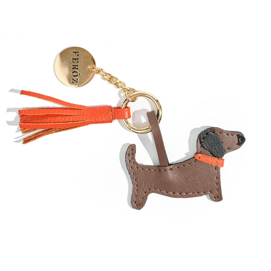 Charm salchicha con cuero naranja